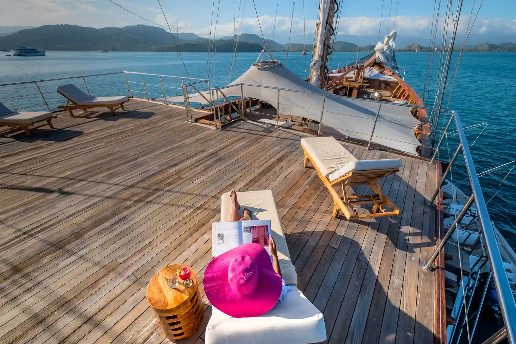 Private Sailing Tour Package | Komodo National Park, Komodo Island, Labuan Bajo | Komodo Luxury